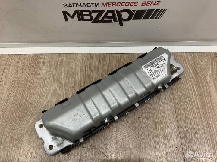 Подушка безопасности коленная Mercedes W213 E 213