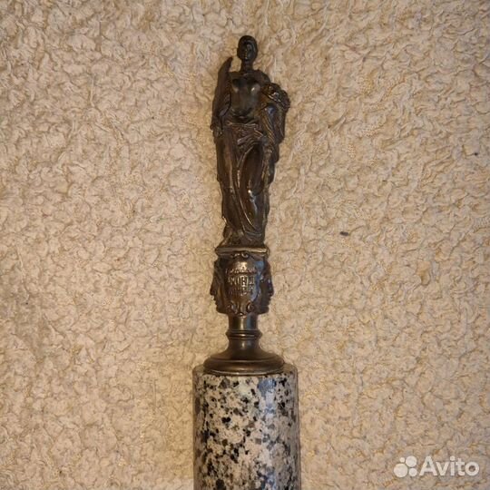 Бронзовая статуэтка