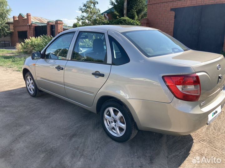 LADA Granta 1.6 МТ, 2012, 105 000 км