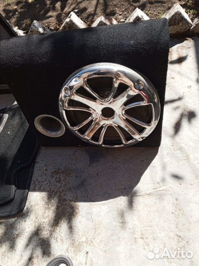 Сабвуферы и колонки