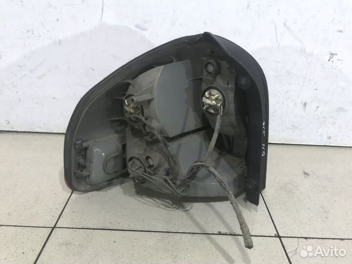 Фонарь задний правый