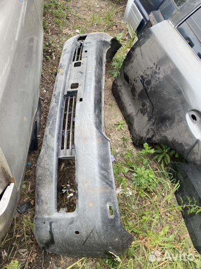 Бампер перeдний Toyota land cruiser 200