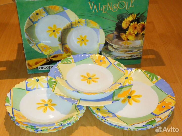 Набор столовой праздничной посуды