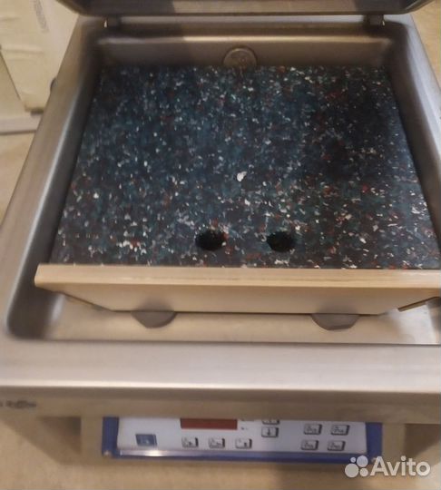 Вакуумный упаковщик, вакууматор