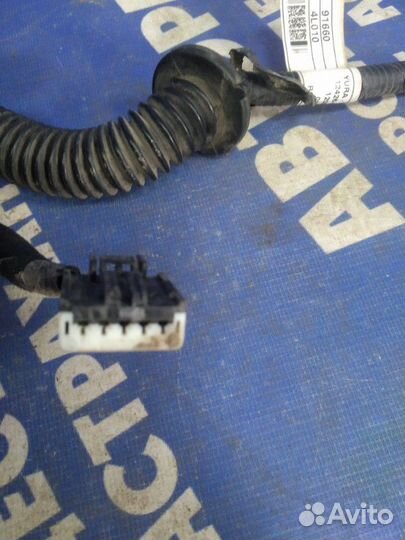 Проводка двери Hyundai Solaris 1 хэтчбек 2013