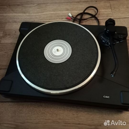 C.E.C. ST 930 виниловый проигрыватель