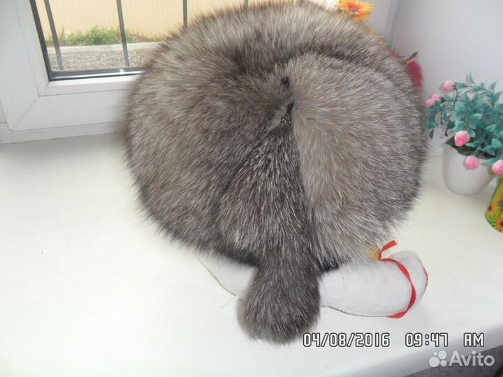 Продам две зимние шапки б/у