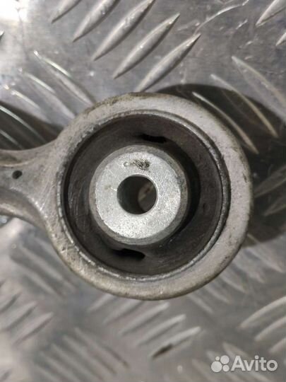 Кулак поворотный передний левый Audi A4 B7 (S4,RS4