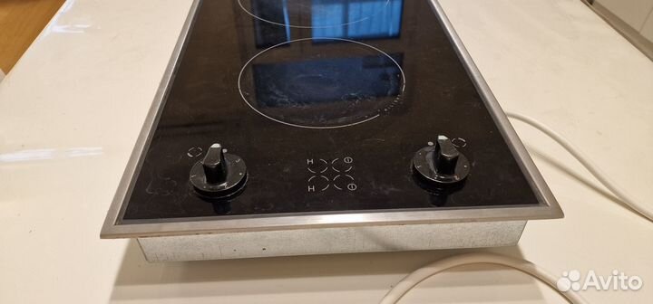 Электрическая варочная панель Hansa bhci35133030