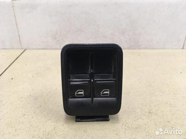 Блок управления стеклоподъемниками Caddy III 2004