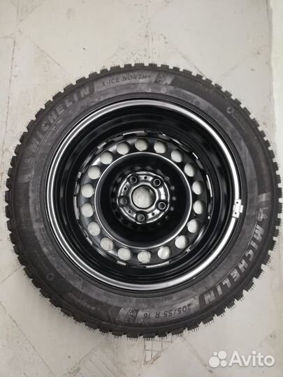 Michelin X-Ice North 4 205/55 R16 94T