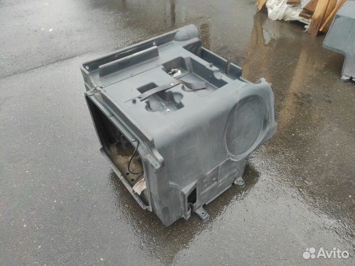 Ящик инструментальный правый Man Tgs