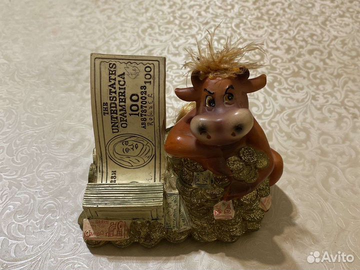 Копилка для денег с отверстием бык