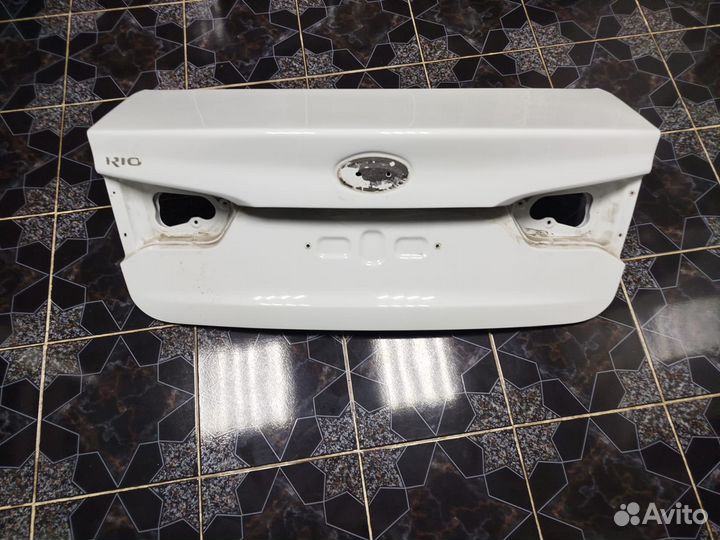 Крышка багажника Kia Rio 3
