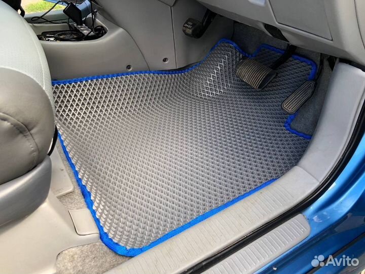 Автомобильные коврики для Toyota Ipsum 10-15