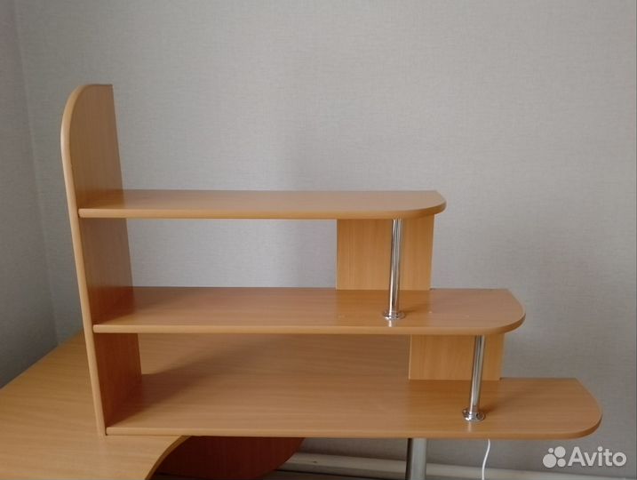 Угловой письменный стол для двоих