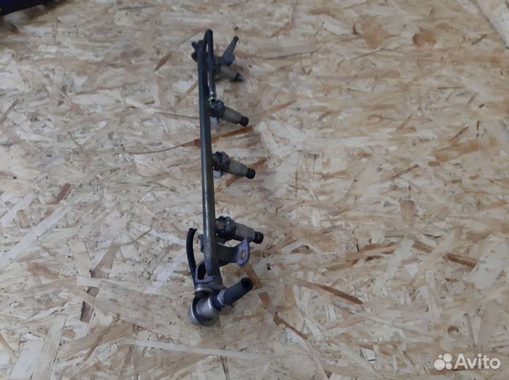 Рампа / форсунки nissan primera p11 2.0