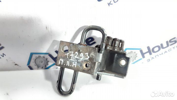 Петля двери передняя левая Audi A4 B6 1.8T BFB