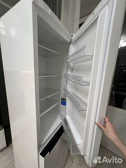 Холодильник бу сломанный
