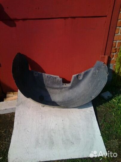 Подкрылок задний Volkswagen Touareg Фольксваген Ту