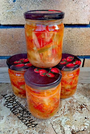 Филе молочного поросёнка с овощами и подливкой