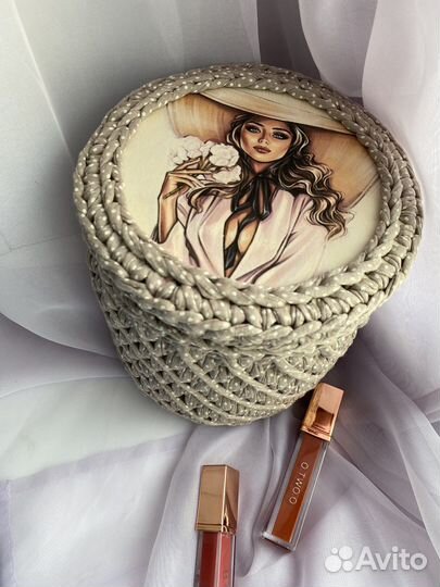 Корзина с крышкой