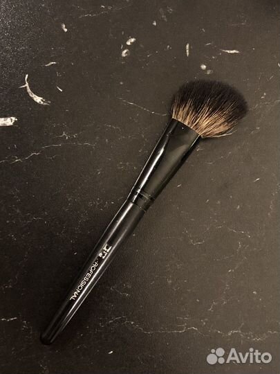 Кисть для макияжа