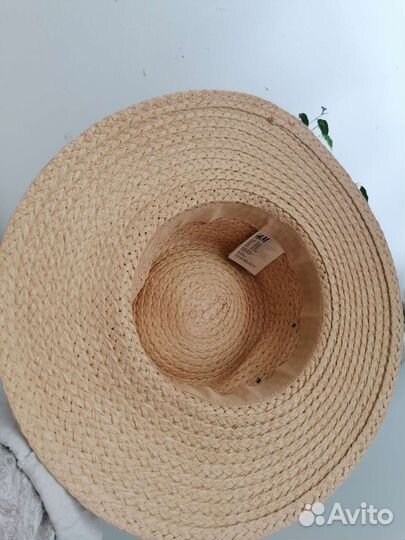 Шляпа женская соломенная
