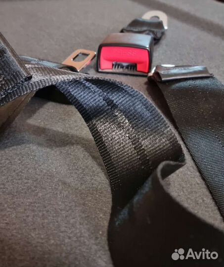 Ремень безопасности с фиксатором