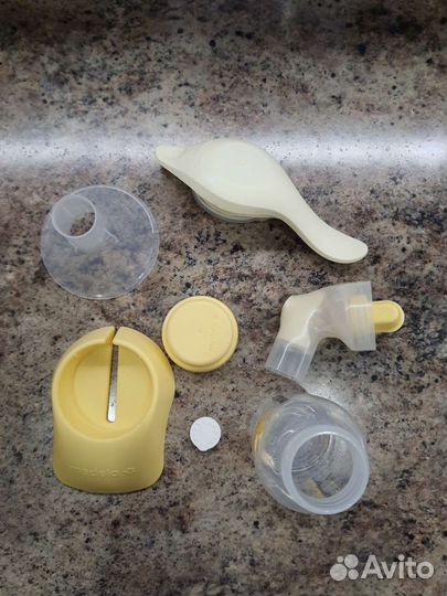 Молокоотсос ручной Medela Harmony