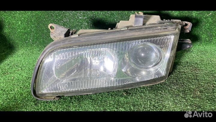 Фара передняя правая Mazda Xedos 9