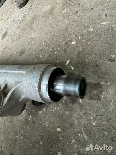 Рулевая рейка передняя левая Toyota Land Cruiser