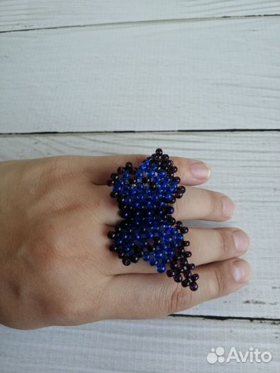 Кольцо из бисера. Ручная работа