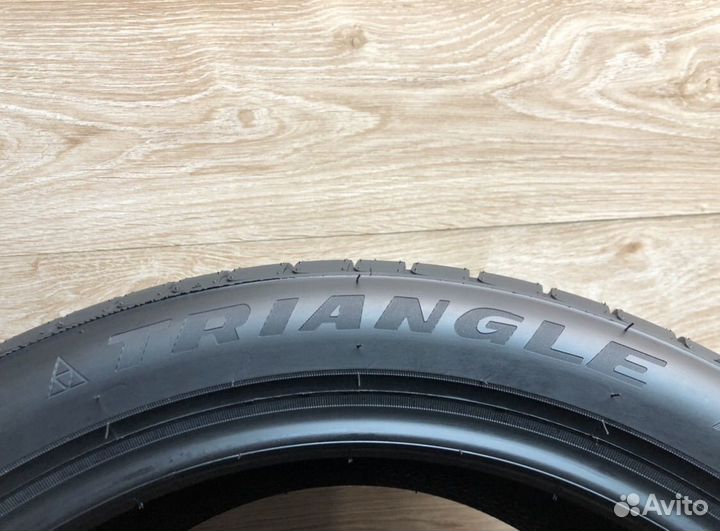 Triangle EffeXSport TH202 225/45 R18 и 245/40 R18 95Y