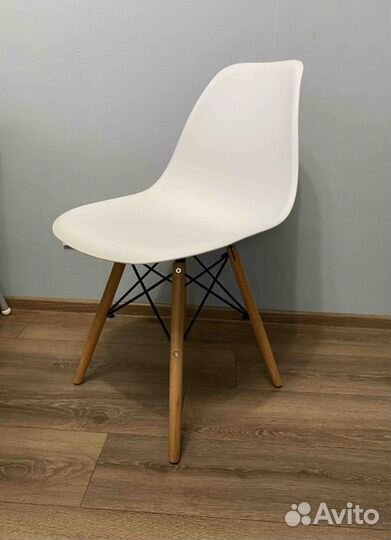 Стулья кухонные eames (новые)