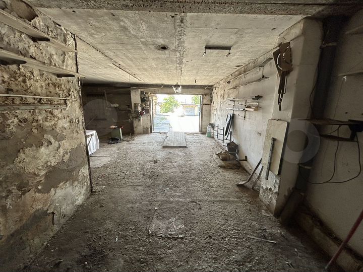 Гараж, > 30 м²