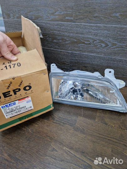 Фара Toyota Premio