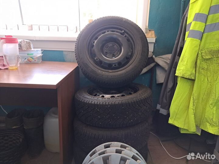 R15 Continental ContiVikingContact 7 185/60, PCD 5x100 DIA 57.1