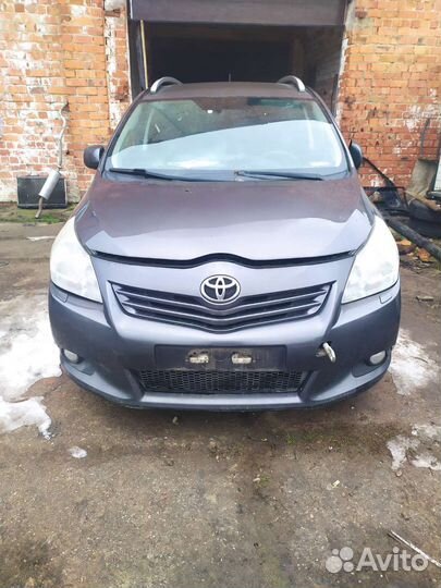 Toyota verso кузов по частям