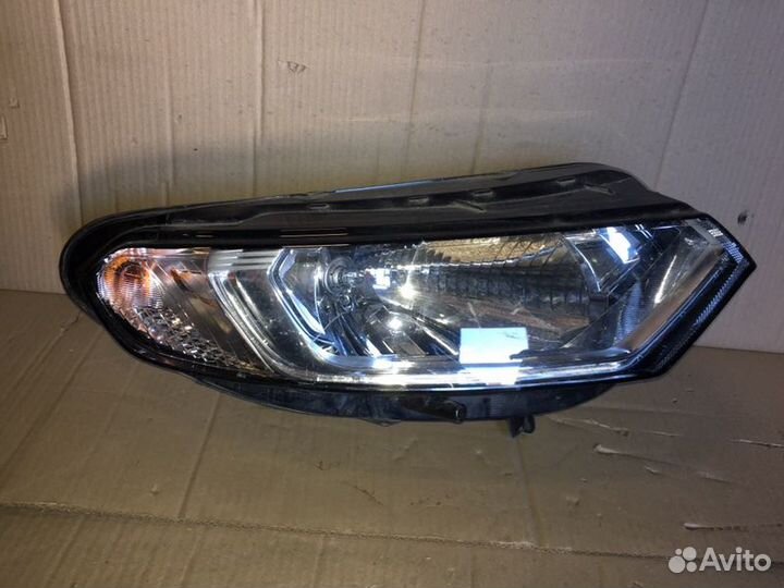 Фара правая Ford Ecosport 2012-2017