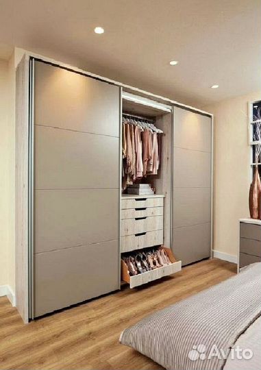 Двери купе в спальню