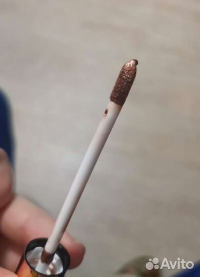 Блеск для губ Revolution