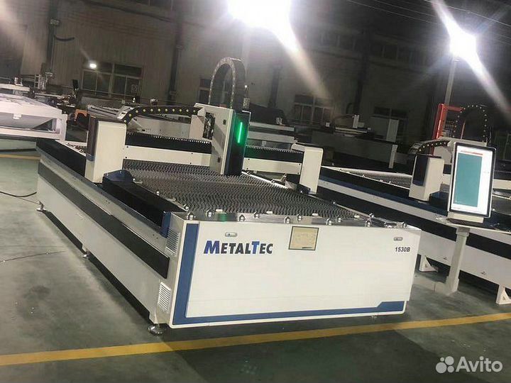 Станок лазерный оптоволоконный чпу MetalTec 1530B