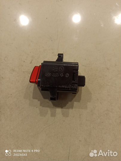 Кнопка аварийной сигнализации (Hyundai Sonata)