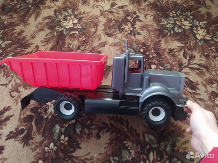 Машина самосвал