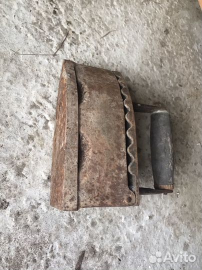 Утюг старный