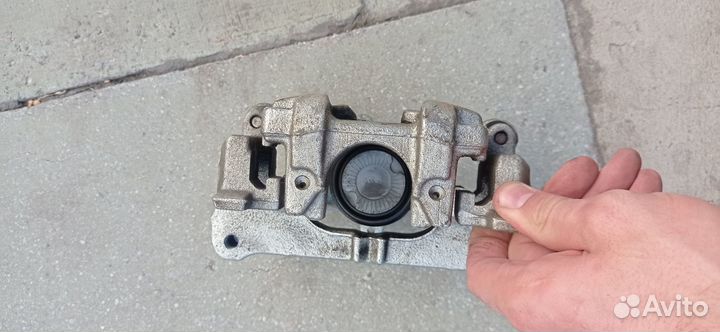 Суппорт на субару Levorg