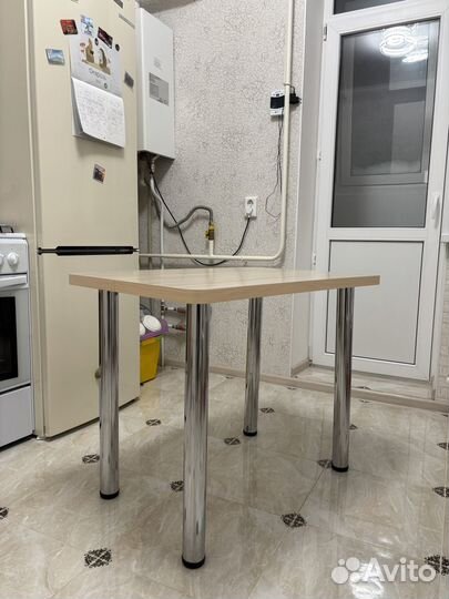 Кухонный стол