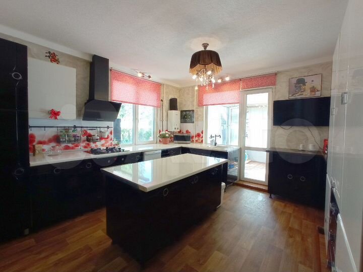 Коттедж 139 м² на участке 11 сот.