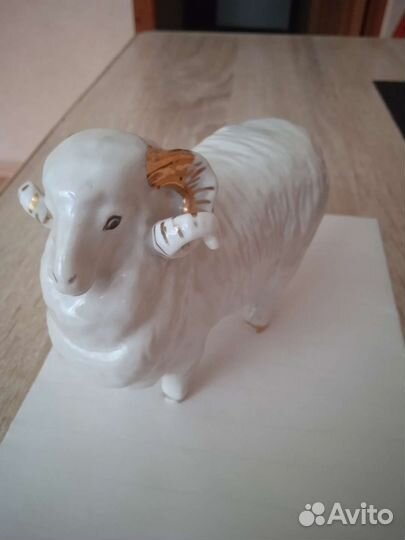 Фарфоровые статуэтки Барашек